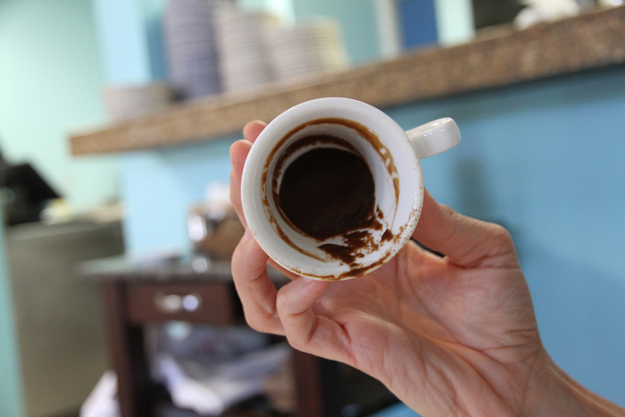 「長寿の島」イカリア島で飲まれ続ける「ギリシャコーヒー」の飲み方