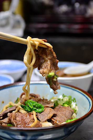 台湾の人は牛肉麺が大好き。