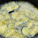 残暑を乗り切るスパイス料理「アルーベイガン（ナスとジャガイモのカレー）」