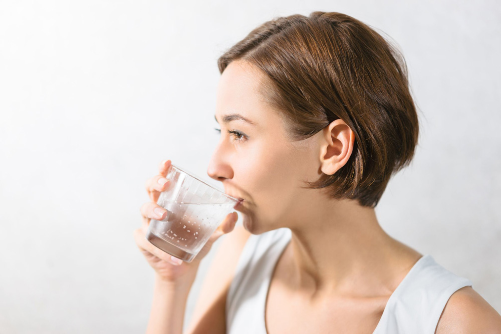 夏バテ肌にも、疲れた胃腸にも効果的! 夏の今こそ炭酸水！