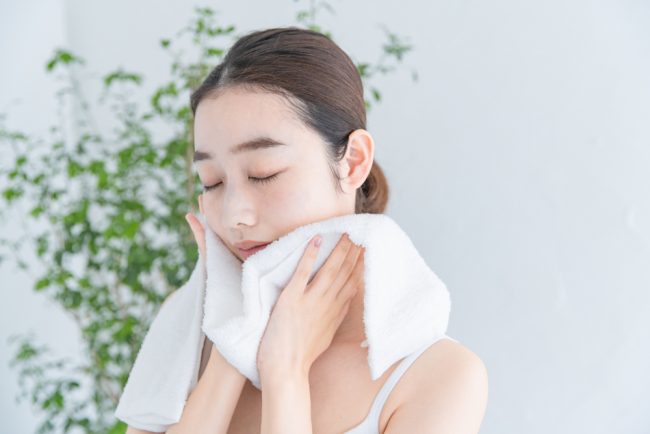 残暑の「毛穴落ち」「メイク崩れ」対策10Tips