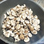 免疫力UPの豪華な一皿「マッシュルームソースのチキンロール」