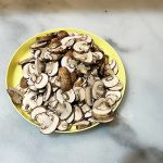 免疫力UPの豪華な一皿「マッシュルームソースのチキンロール」