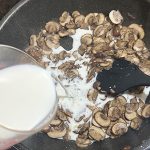 免疫力UPの豪華な一皿「マッシュルームソースのチキンロール」