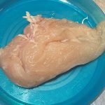 タンパク質、たっぷり摂取!お弁当にもぴったり「蒸し鶏とブロッコリーの粒マスタード和え」