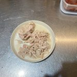 タンパク質、たっぷり摂取!お弁当にもぴったり「蒸し鶏とブロッコリーの粒マスタード和え」