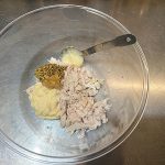 タンパク質、たっぷり摂取!お弁当にもぴったり「蒸し鶏とブロッコリーの粒マスタード和え」