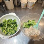 タンパク質、たっぷり摂取!お弁当にもぴったり「蒸し鶏とブロッコリーの粒マスタード和え」