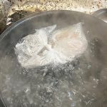 タンパク質、たっぷり摂取!お弁当にもぴったり「蒸し鶏とブロッコリーの粒マスタード和え」