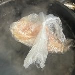 タンパク質、たっぷり摂取!お弁当にもぴったり「蒸し鶏とブロッコリーの粒マスタード和え」