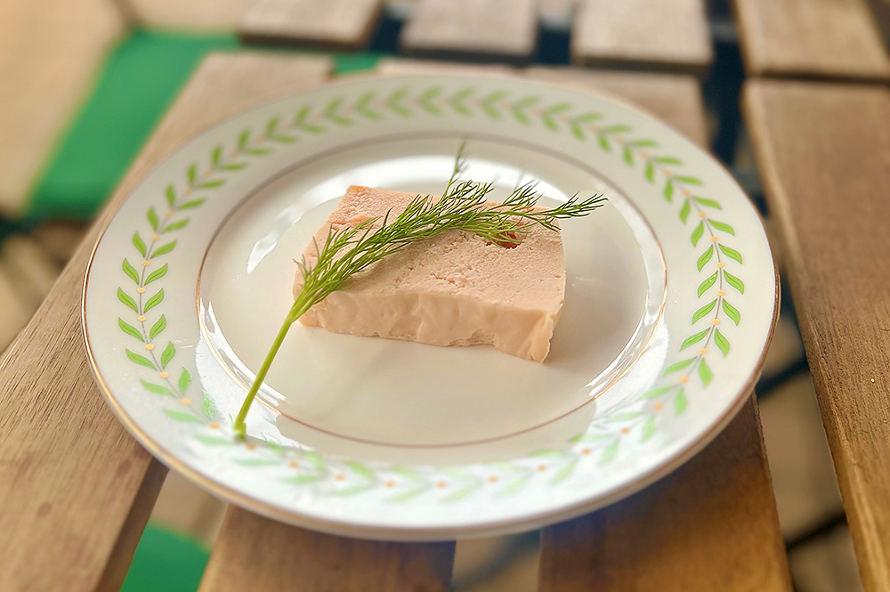 老化の敵「酸化」と戦うアスタキサンチンは「サーモンのテリーヌ」美味しく摂取！