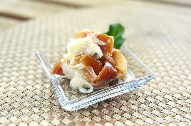 くすまない肌をつくる、初夏のタパス「新玉ネギと生ハムのマリネ」